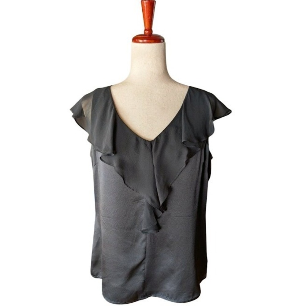 St. John Collection Black 100% Silk Ruffle‎ V-Neck Sleeveless Blouse Size 8